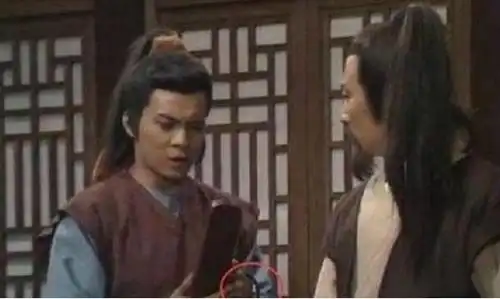  搞笑穿帮镜头,孙悟空身后的电线杆,郭靖戴手表导演太不走心