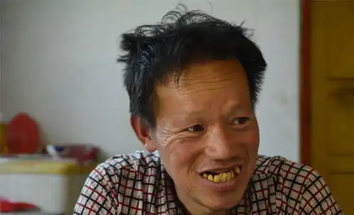 搞笑gif趣图坐妹子对面,真的是没心情吃饭了  搞笑gif趣图坐妹子对面,真的是没心情吃饭了