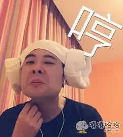 出差太无聊,用生命演绎了一个表情包