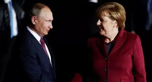 普京与默克尔18日柏林见美国的表现可以说是戏精本精了  普京与默克尔18日柏林见美国的表现可以说是戏精本精了