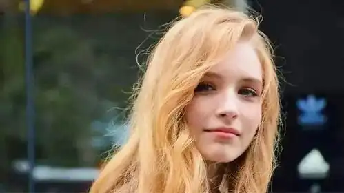  乌克兰美女飞到中国旅游,为啥没几天就不敢出门原因让人想笑