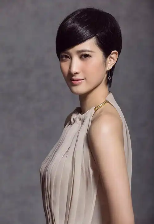  她大器晚成,错过靳东后,嫁给父亲看中的人,如今被婆家宠成宝