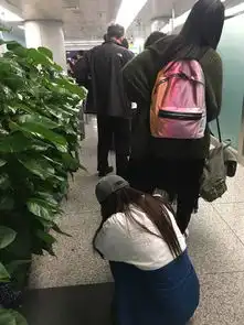 累瘫图片搞笑图片下腰