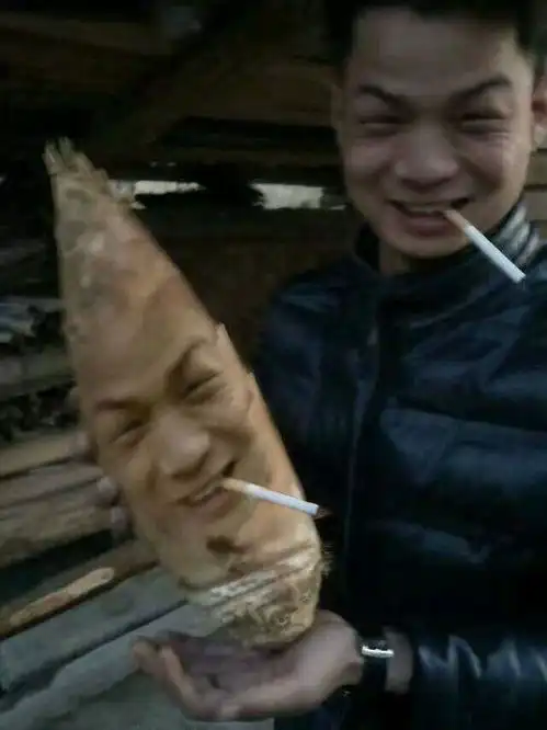  ps恶搞第138期搞笑p图,求大神把后面的吃瓜群众p掉
