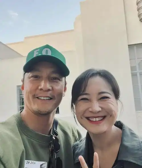  好家伙41岁贾玲对比沈腾老婆,压力胖和幸福肥的差距一目了然
