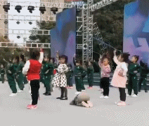  gif搞笑趣图你们这是什么地方,怎么可下雪了好冷啊