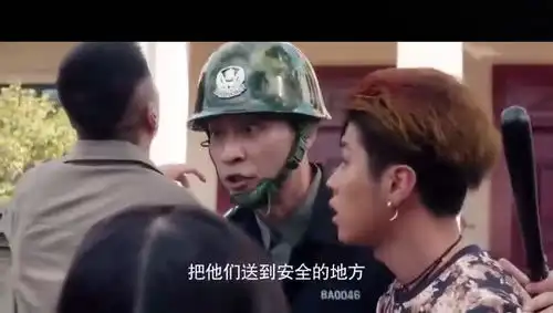  精彩电影一群笨蛋与劫匪的斗争太搞笑了