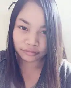  凤姐周末出游曝胸器自拍引网友调侃