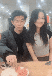  搞笑gif趣图别人介绍的相亲对象,我没下车就知道没戏