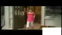  爆笑别小看少年的泡妞魅力了