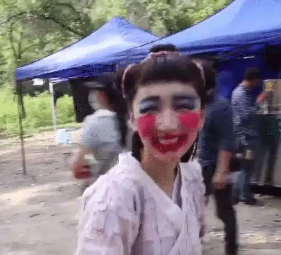  明星艺人搞怪妆容,马思纯依旧清纯好看,周冬雨为什么会这么丑