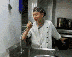 搞笑gif大爷,你这是要去哪里啊能带上我吗太拉风了  搞笑gif大爷,你这是要去哪里啊能带上我吗太拉风了