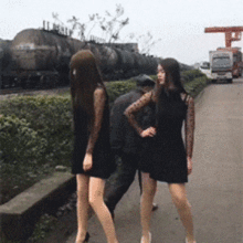  搞笑gif大爷就是大爷,什么世面没见过啊