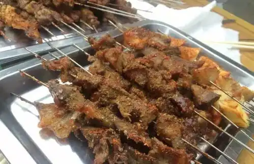 藏匿在沈阳胡同十年以上的烤串儿摊,想好好撸串的别错过