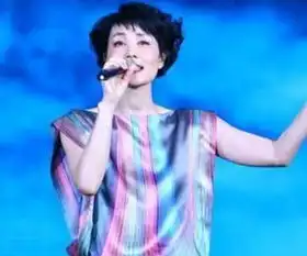  乐坛诡异事件这5首歌,原唱怎么都唱不红,别人一翻唱就大火