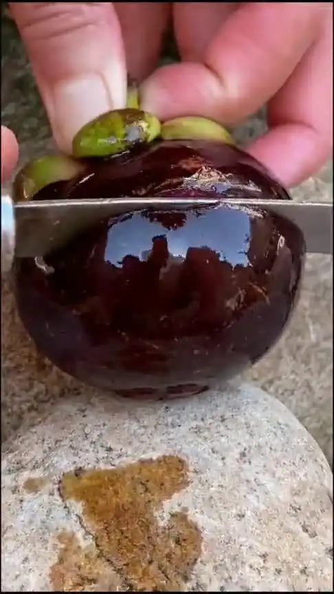  这个山竹外面看着也太诱人了,切开之后笑疯了,简直也太好玩了
