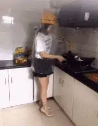  一个人的脚究竟有多臭恐怕要今生难忘咯哈哈哈都不敢呼吸吧