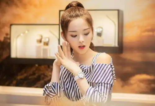 闻袜子闻腋下打呼噜,小仙女杨超越这也太接地气了吧  闻袜子闻腋下打呼噜,小仙女杨超越这也太接地气了吧