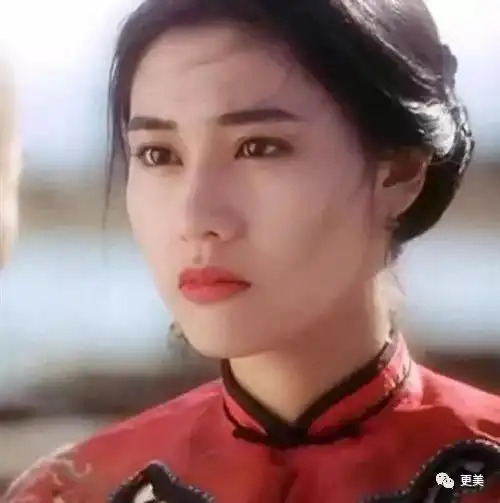  杨紫因它凶相土气,周迅被嘲丑,这个部位搞不好整全脸都白搭