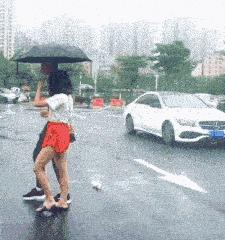  每日一笑妹子自拍还是把个人物品收拾起来吧,别人见了会尴尬的