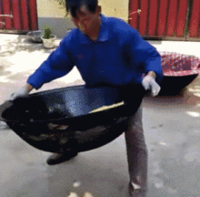  搞笑gif动图你们要打架也要挑打得赢的搞啊,太丢老师的脸了