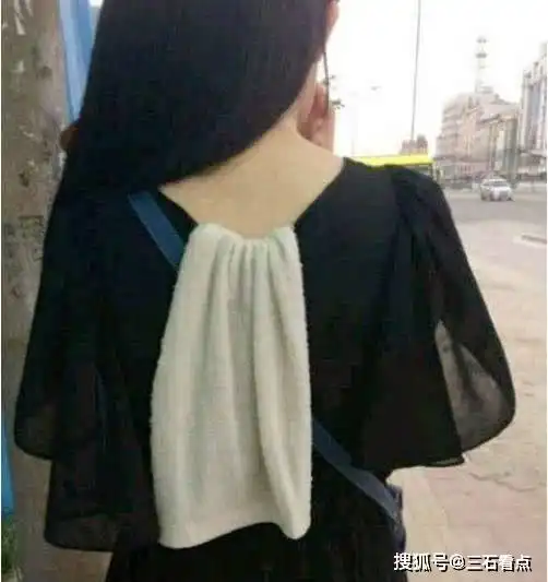  搞笑图片搞笑段子美女自拍被抢镜是什么体验看看这图就知道