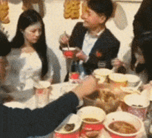  爆笑gif图姑娘你矜持点我害怕