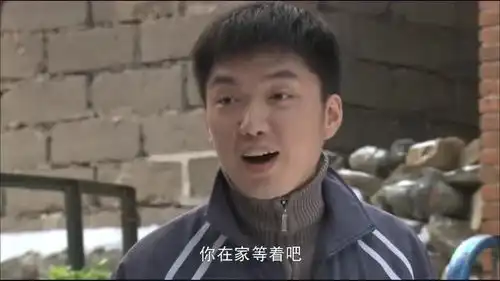  春节要到了,村里敲锣打鼓竟是要为各家各户送年货,这待遇真好