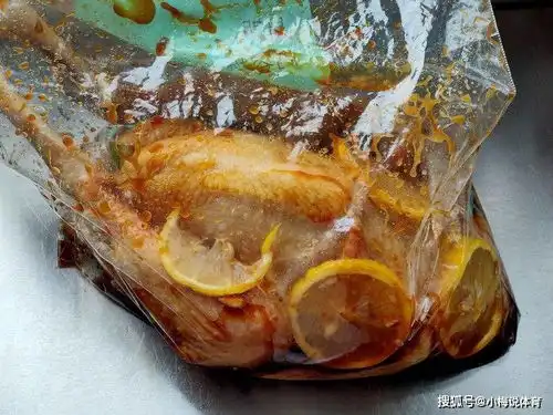  家常烤鸡的做法,做法简单,吃起来味道鲜美,营养美味