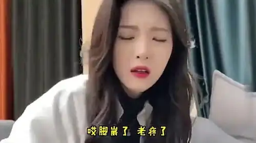  爆笑美女与老弟的搞笑对话,妙手回春,我姐能走路了