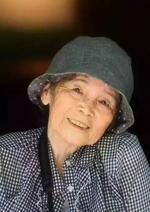 74岁成p图大神,90岁竟靠碰瓷成网红一个人衰老的开始,是不再有趣  74岁成p图大神,90岁竟靠碰瓷成网红一个人衰老的开始,是不再有趣