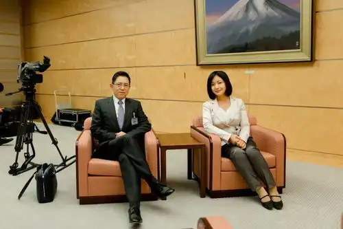  日本首相安倍晋三访华前接受凤凰卫视独家专访谈及中日关系及本次访华的目标