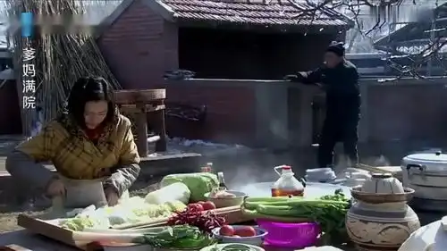 男子给猪放音乐,谁知一嘚瑟手机掉猪圈了,让猪给拱了,太搞笑了  男子给猪放音乐,谁知一嘚瑟手机掉猪圈了,让猪给拱了,太搞笑了