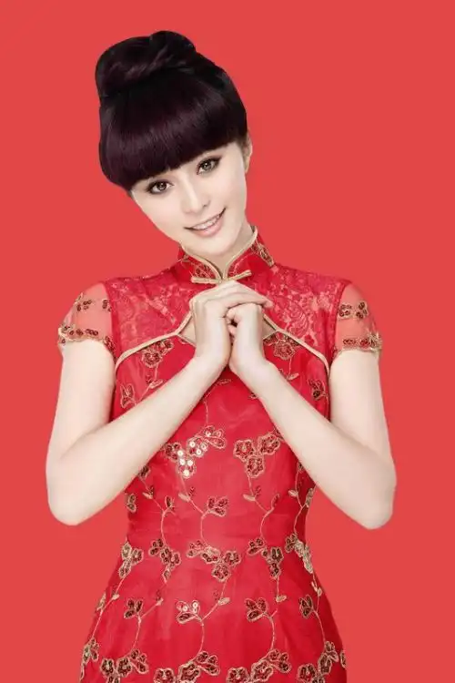  ps,我想将a图人物,移到b图背景怎么弄