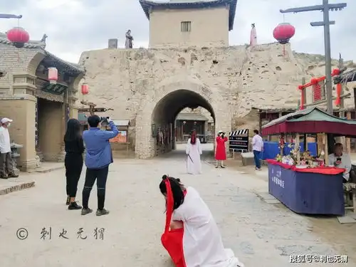  银川有座影视城,建在戈壁之上,一部部脍炙人口的影片从这里诞生