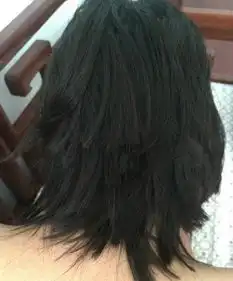 女生头发遭强剪网友这都多少年前的臭规矩了