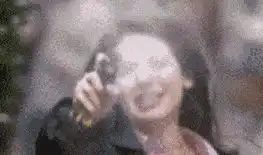 搞笑gif趣图姑娘你也不能逆着风喷啊,这不是和自己过不去吗  搞笑gif趣图姑娘你也不能逆着风喷啊,这不是和自己过不去吗