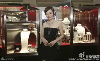  组图孙俪抹胸裙露性感香肩气质高贵优雅