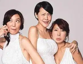 明明是美女,却偏要扮丑来证明自己不是花瓶