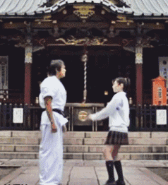  搞笑gif趣图如果健身房的女教练们都这样,你愿意去吗