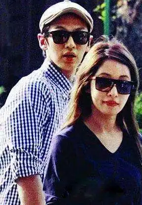 萧亚轩我是平平无奇恋爱小天才,约会过的男友上百个  萧亚轩我是平平无奇恋爱小天才,约会过的男友上百个