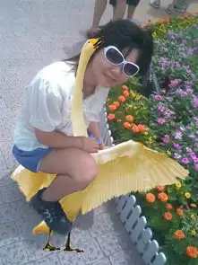  谁会ps的,把这张图片p一下,弄成搞笑的搞怪的都可以,变成卡通也行