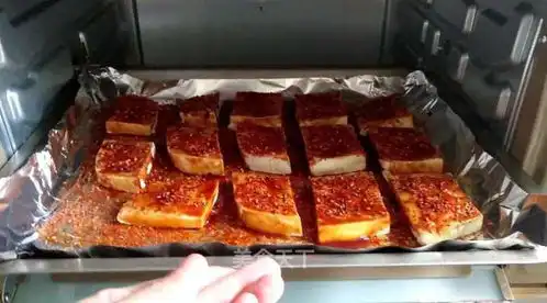  烤豆腐的做法烤豆腐怎么做外酥里嫩,香辣过瘾的烤豆腐闪闪的食光的菜谱美食天下