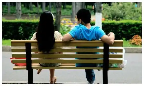  结婚后和老公aa制,生病向他借钱说没有,结果看到小叔发朋友圈