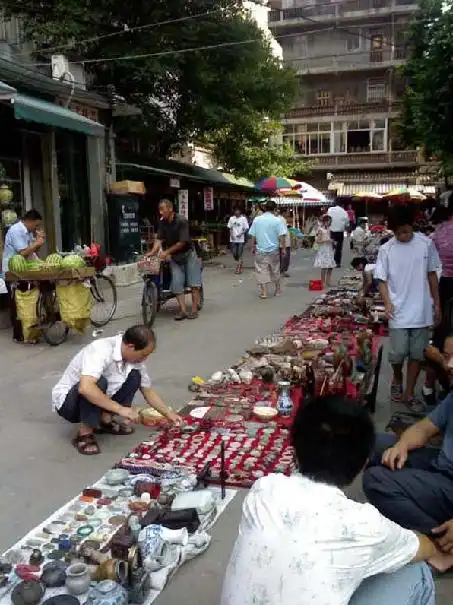  你知道怎么摆地摊么要买什么东西可以用图片放给我么