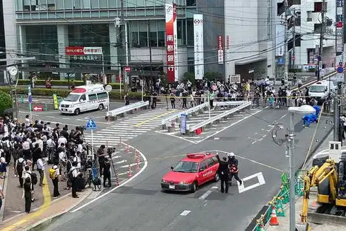 图集安倍晋三演讲时遇刺身亡,终年67岁
