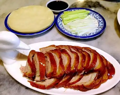  北京烤鸭vs南京烤鸭同样是鸭子,不同的味道