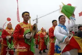  敲锣打鼓庆新居