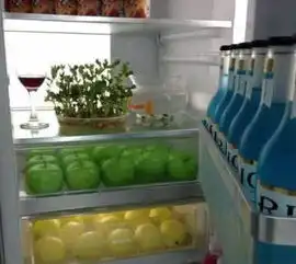  搞笑图片幽默段子笑话哥们,你这个手机壳非常霸气啊,大哥大