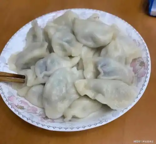  陕西大哥晒媳妇在家和不在家吃的区别饭,网友没对比就没伤害